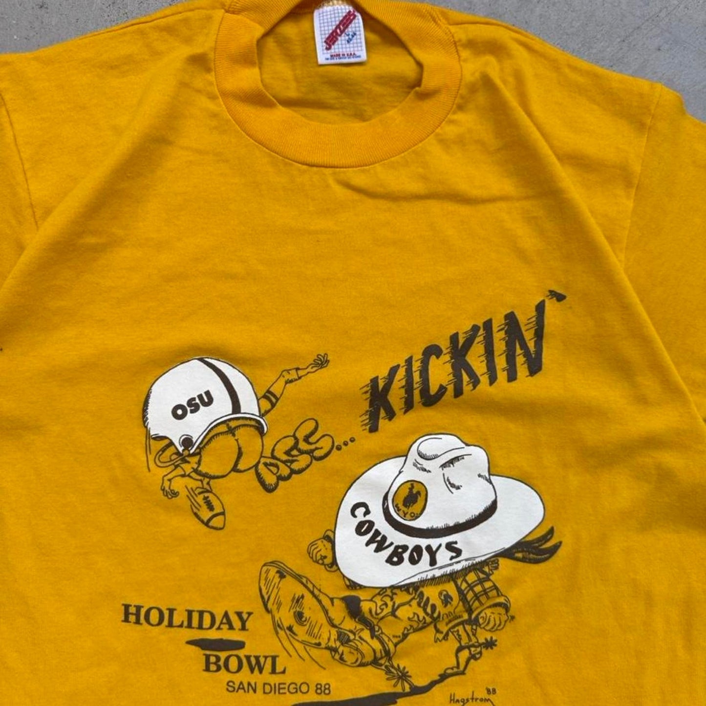 Vintage 1988 OSU VS Cowboys Holiday Bowl T-Shirt - Large
