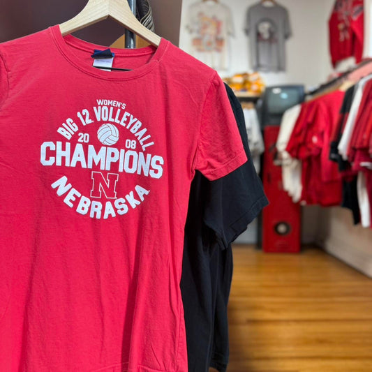 Vintage 2008 Nebraska Huskers Volleyball Champs T-Shirt - Large (W)