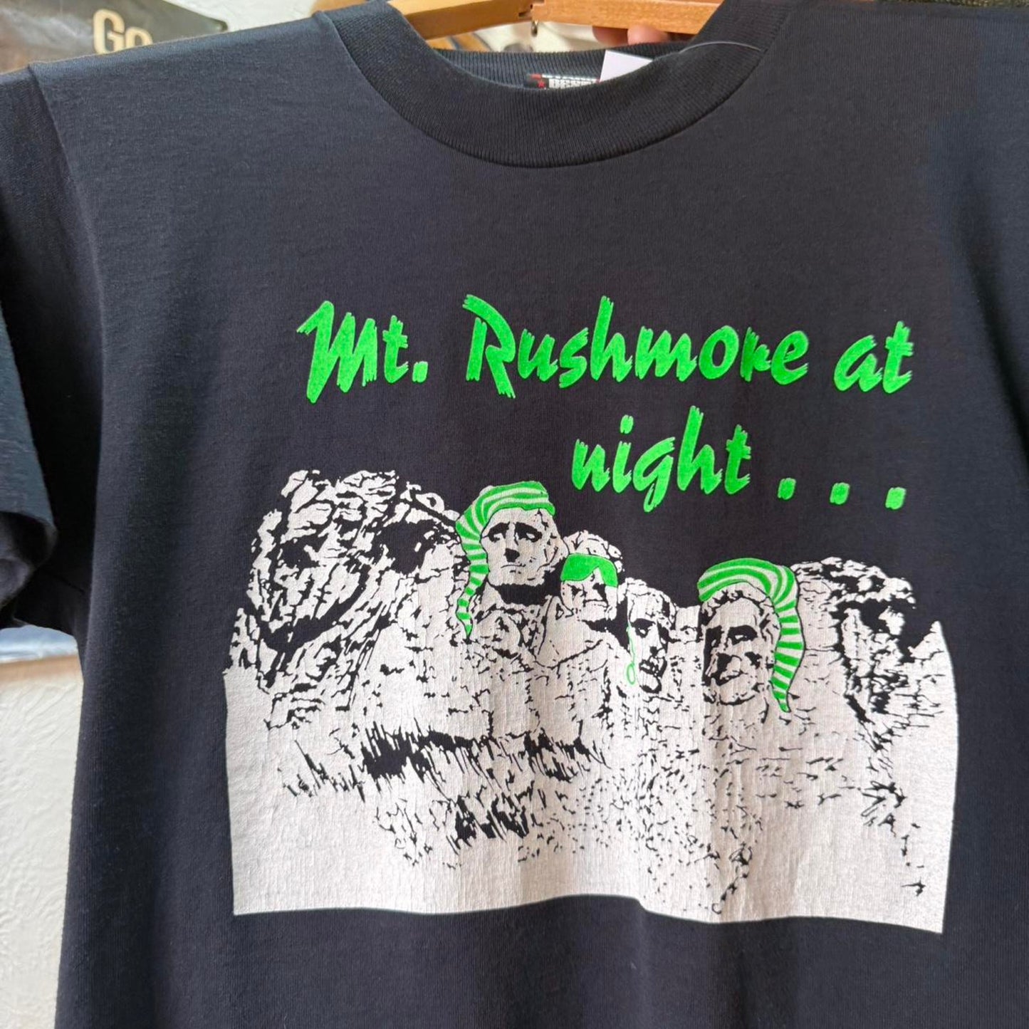 Vintage 90s Mount Rushmore at Night Full Moon Humor T-Shirt - Medium