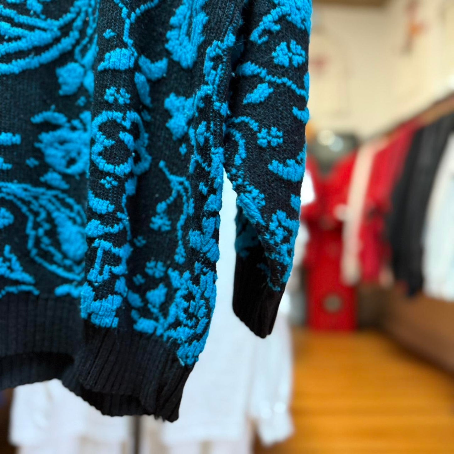 Vintage 90s Paisley Patterned Sweater - Large