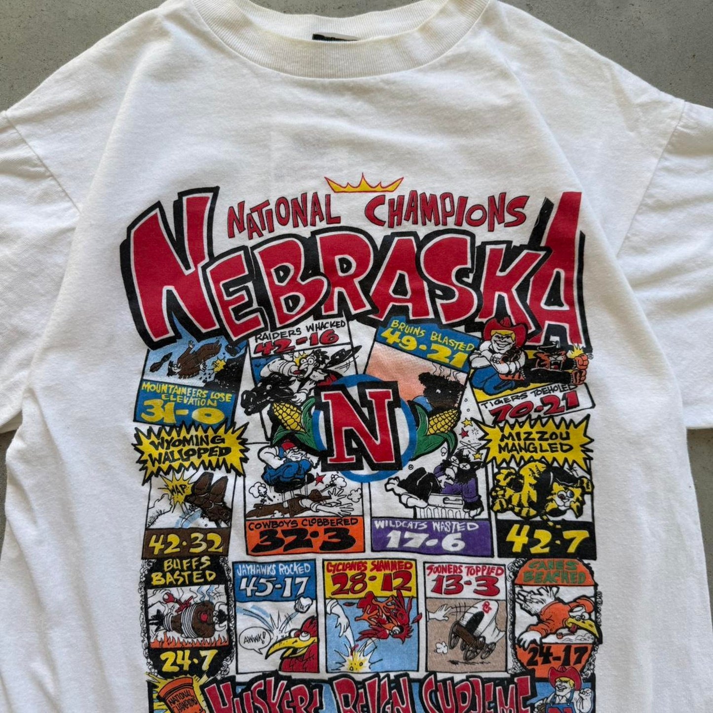 Vintage 90s Nebraska Huskers Reign Supreme Comic Strip T-Shirt - Medium