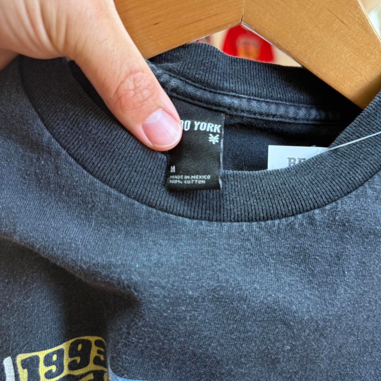 Vintage Y2K Zoo York Graffiti T-Shirt - Medium (W)