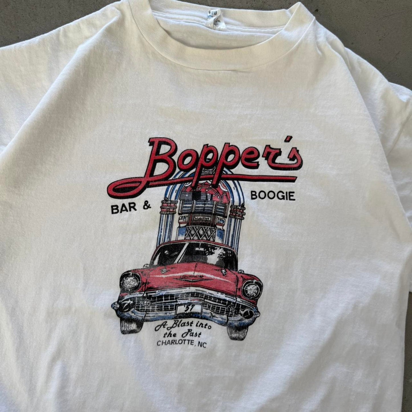 Vintage 80s Boppers Bar and Boogie Diner Car T-Shirt - X-Large