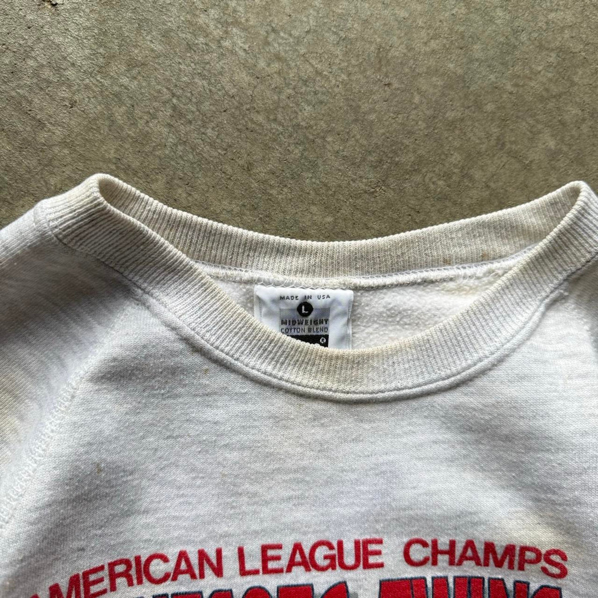 Vintage 1991 MLB Minnesota Twins Vs Atlanta Braves Distressed Crewneck - Large