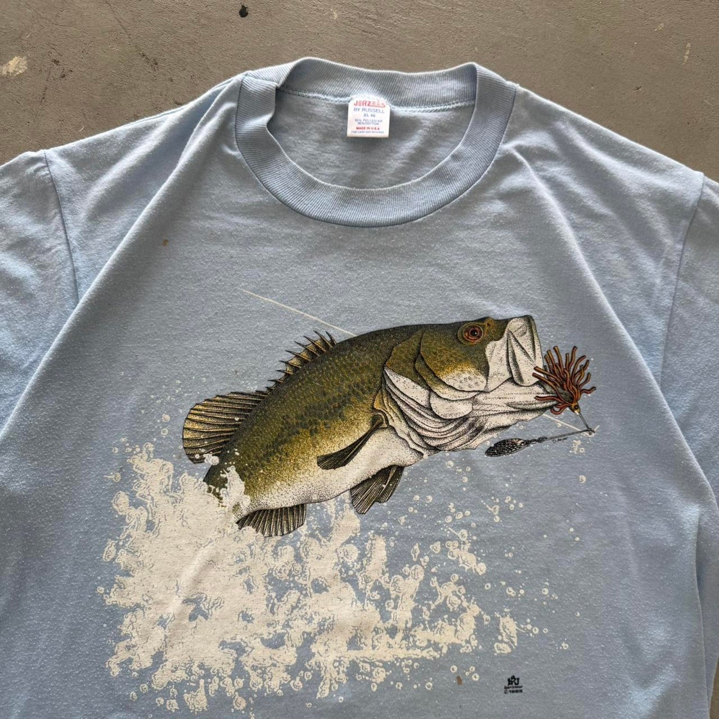 Vintage 80s Bass Fishing Animal Distressed T-Shirt - X-Large