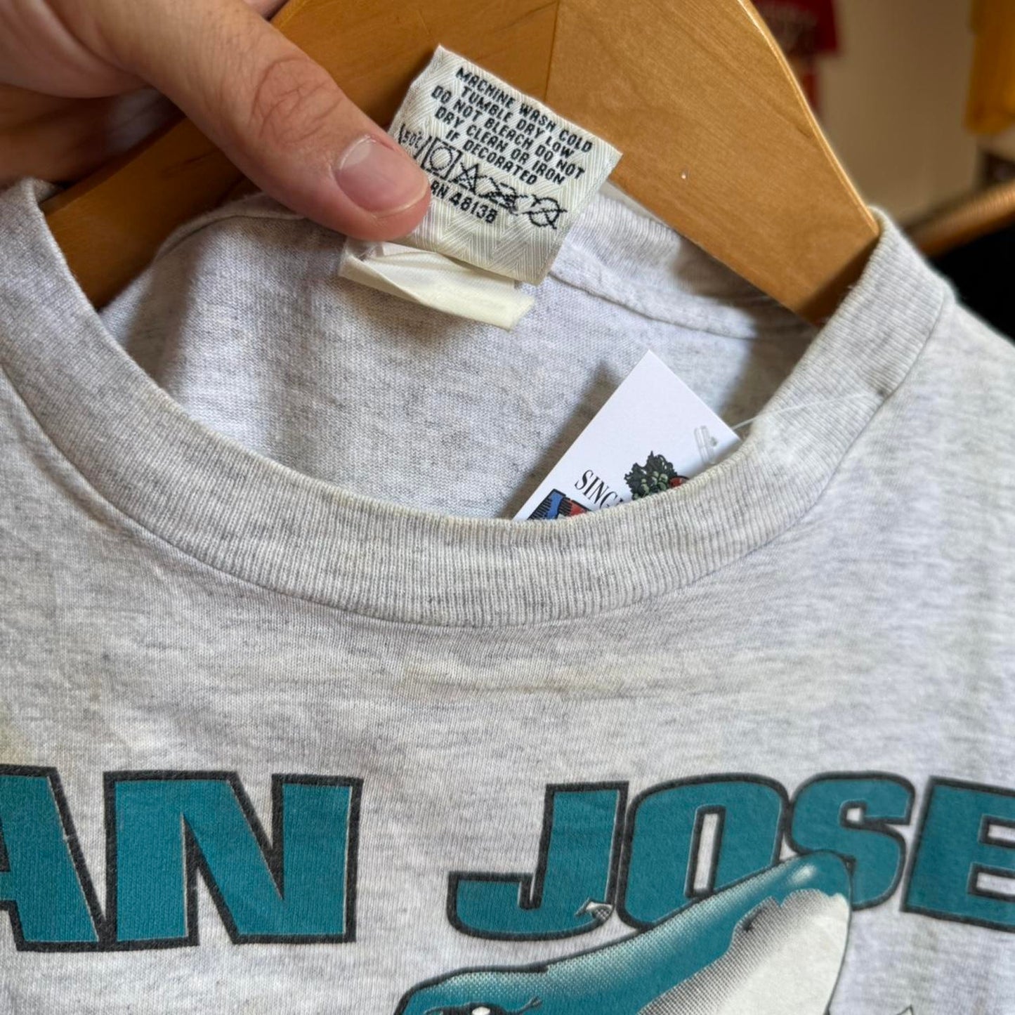 Vintage 90s San Jose Sharks Nutmeg Burst NHL T-Shirt - Large (W)