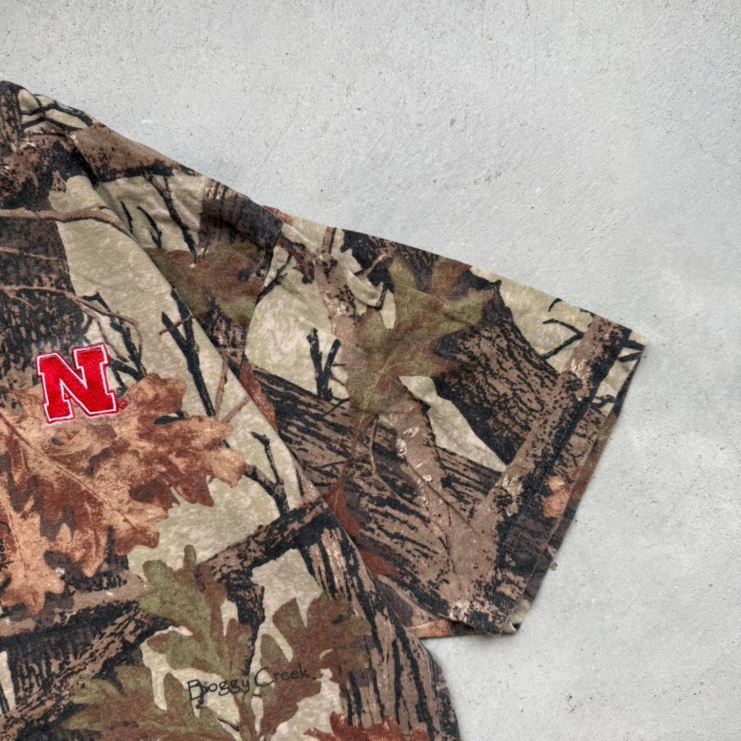 Vintage Y2K Nebraska Huskers Camo T-Shirt - X-Large