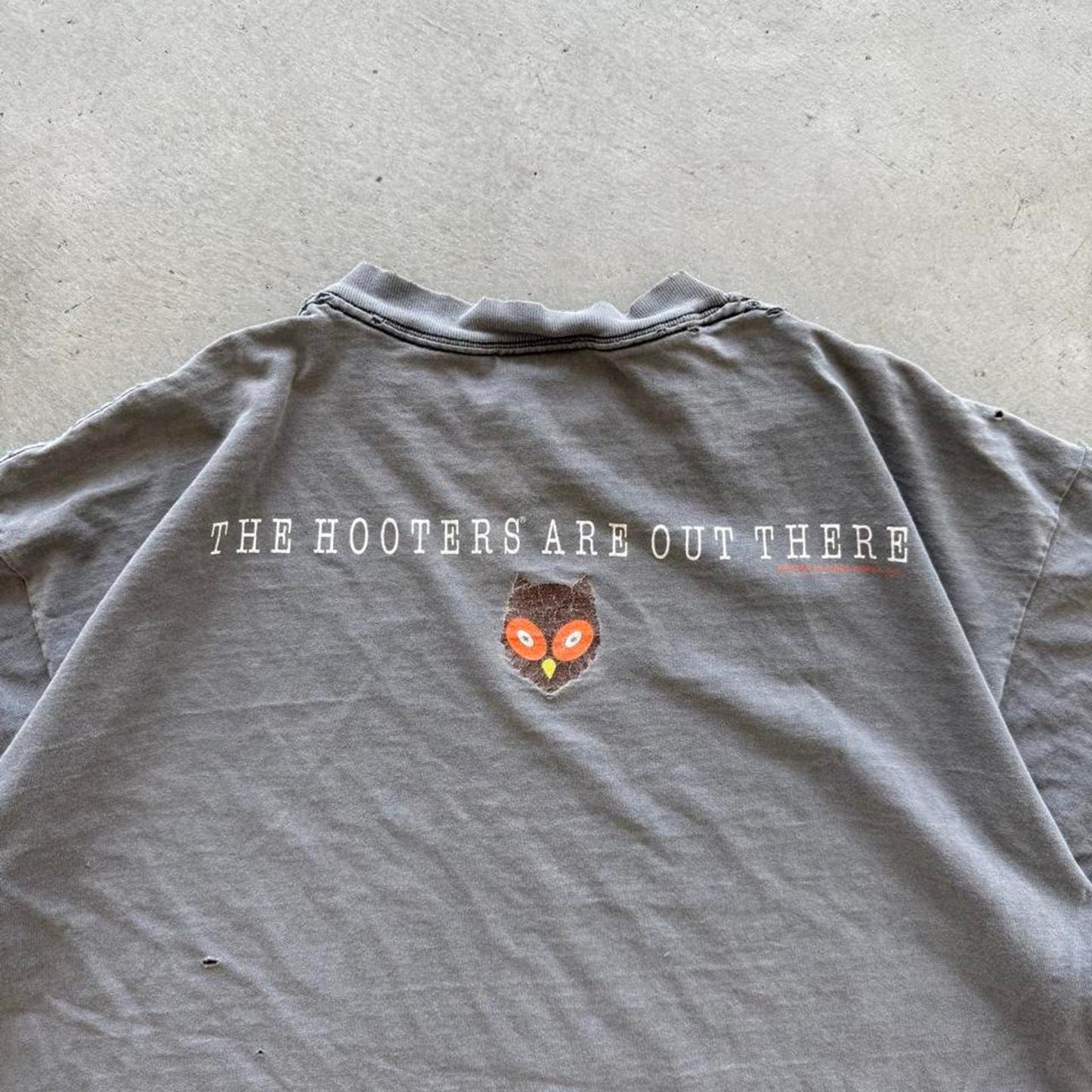 Vintage 90s Faded Black Hooters X Files Parody T-Shirt - X-Large