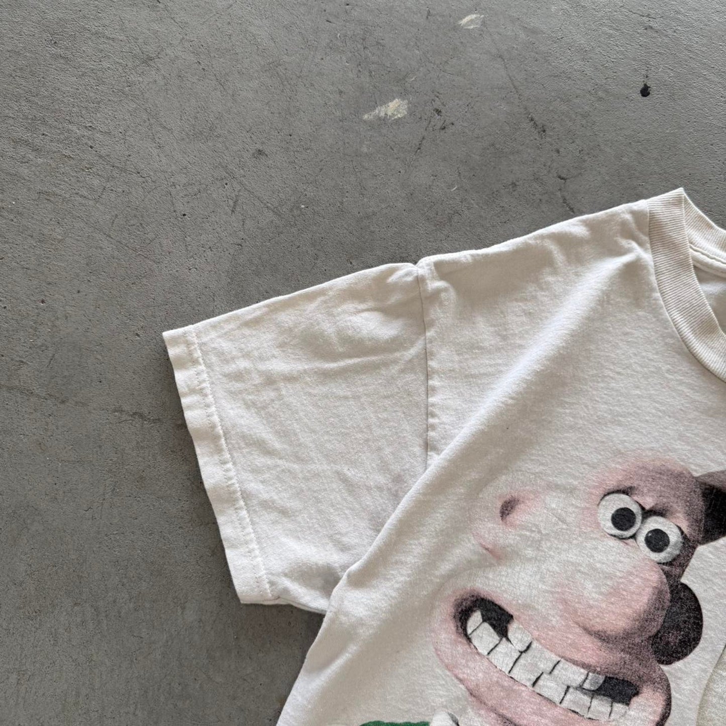 Vintage 90s Wallace and Gromit Character T-Shirt - Medium