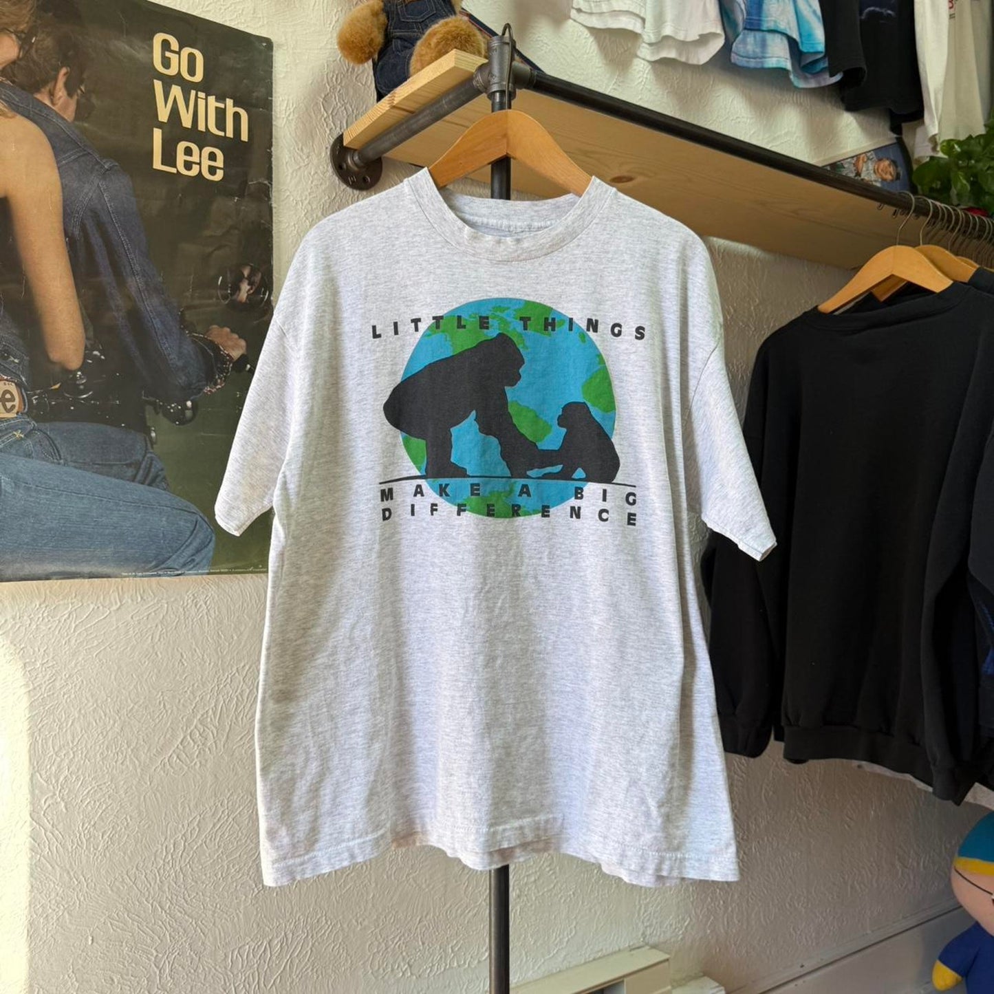 Vintage 90s Omaha Henry Doorly Zoo Gorilla Make a Big Difference Animal T-Shirt - X-Large