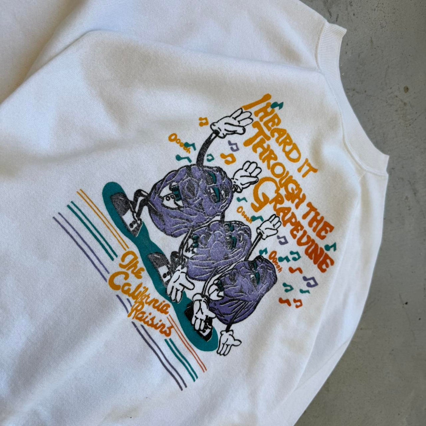 Vintage 80s Heard it Through the Grapevine California Raisins Crewneck - Medium