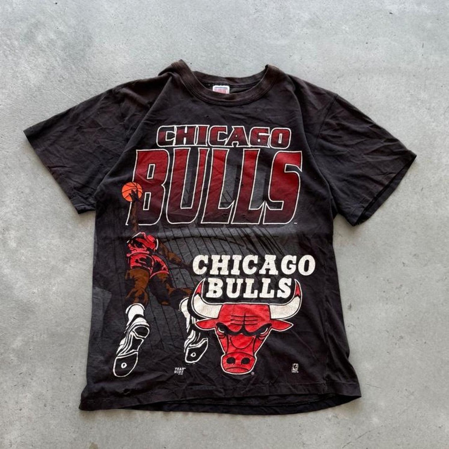 Vintage 90s Chicago Bulls Faded NBA Basketball T-Shirt - Medium