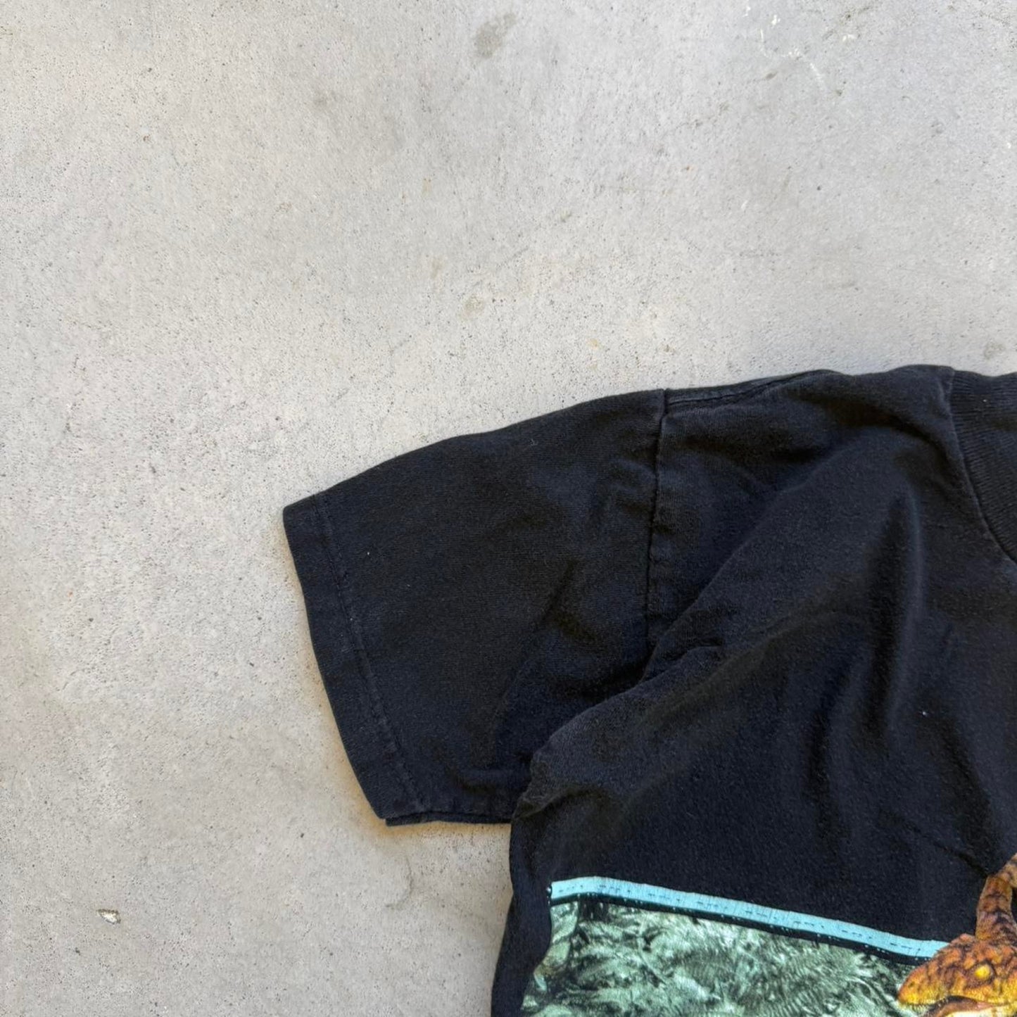 Vintage 90s Jurassic Park Velociraptor Dinosaur T-Shirt  - Kids Small