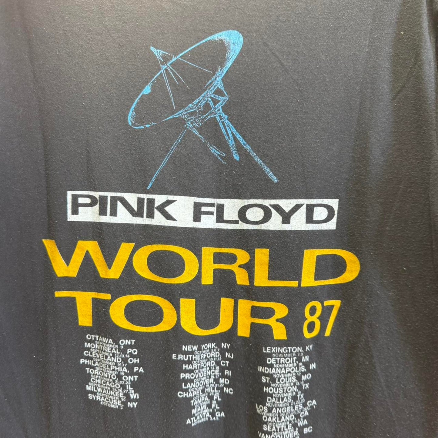 Vintage 1987 Pink Floyd World Tour Band T-Shirt - Large