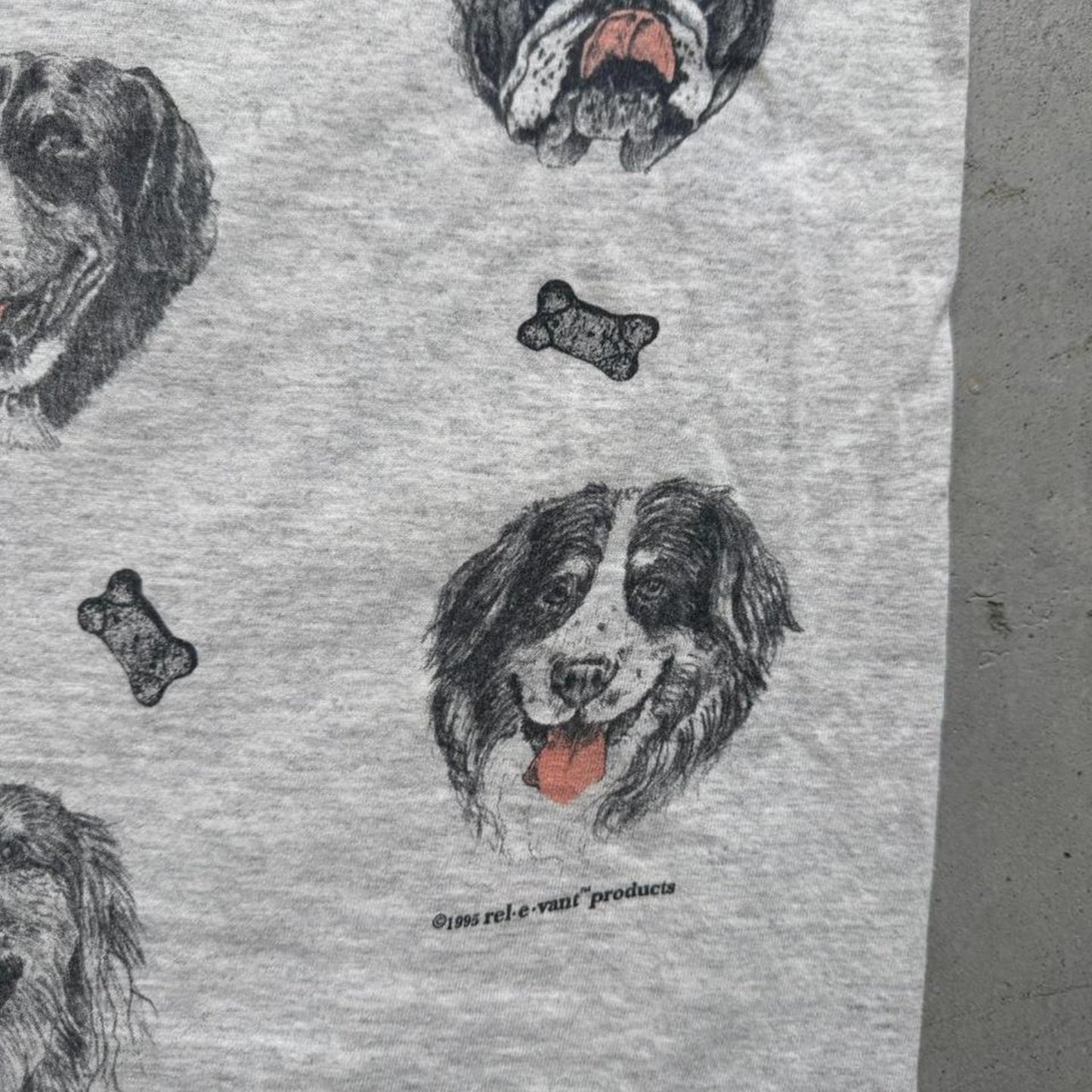 Vintage 90s Dog Animal All Over Print T-Shirt - Large