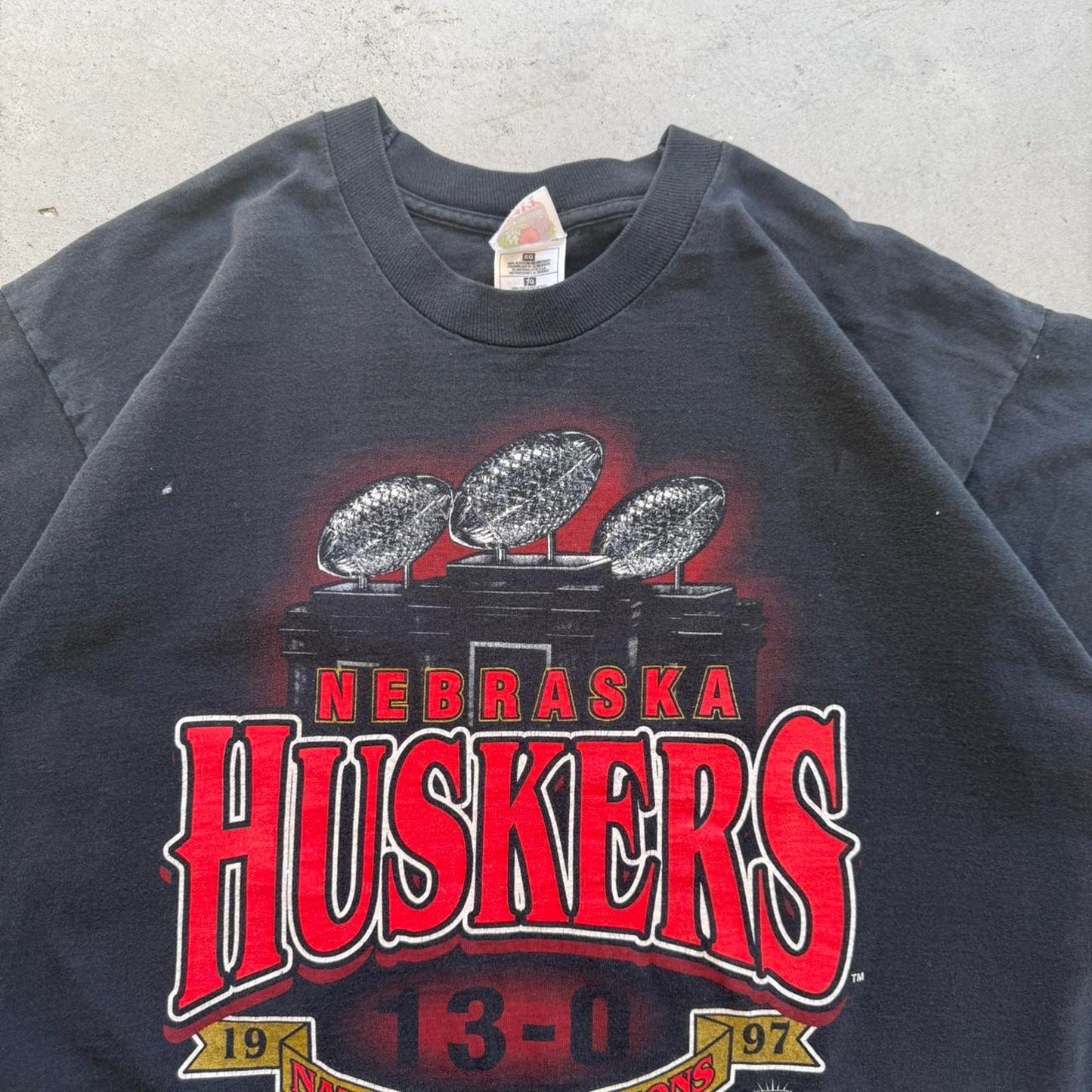 Vintage 1997 Nebraska Huskers 3 Peat Trophy Championship T-Shirt - X-Large