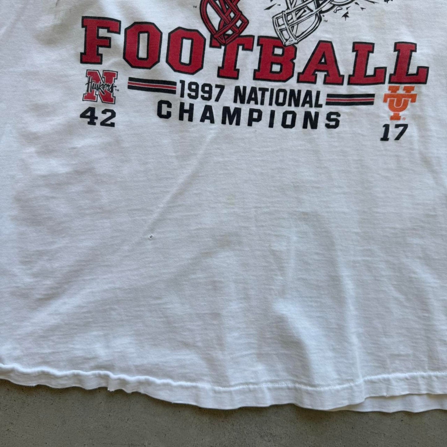 Vintage 1997 Nebraska Football Huskers Vs Tennessee Vols Championship T-Shirt - X-Large
