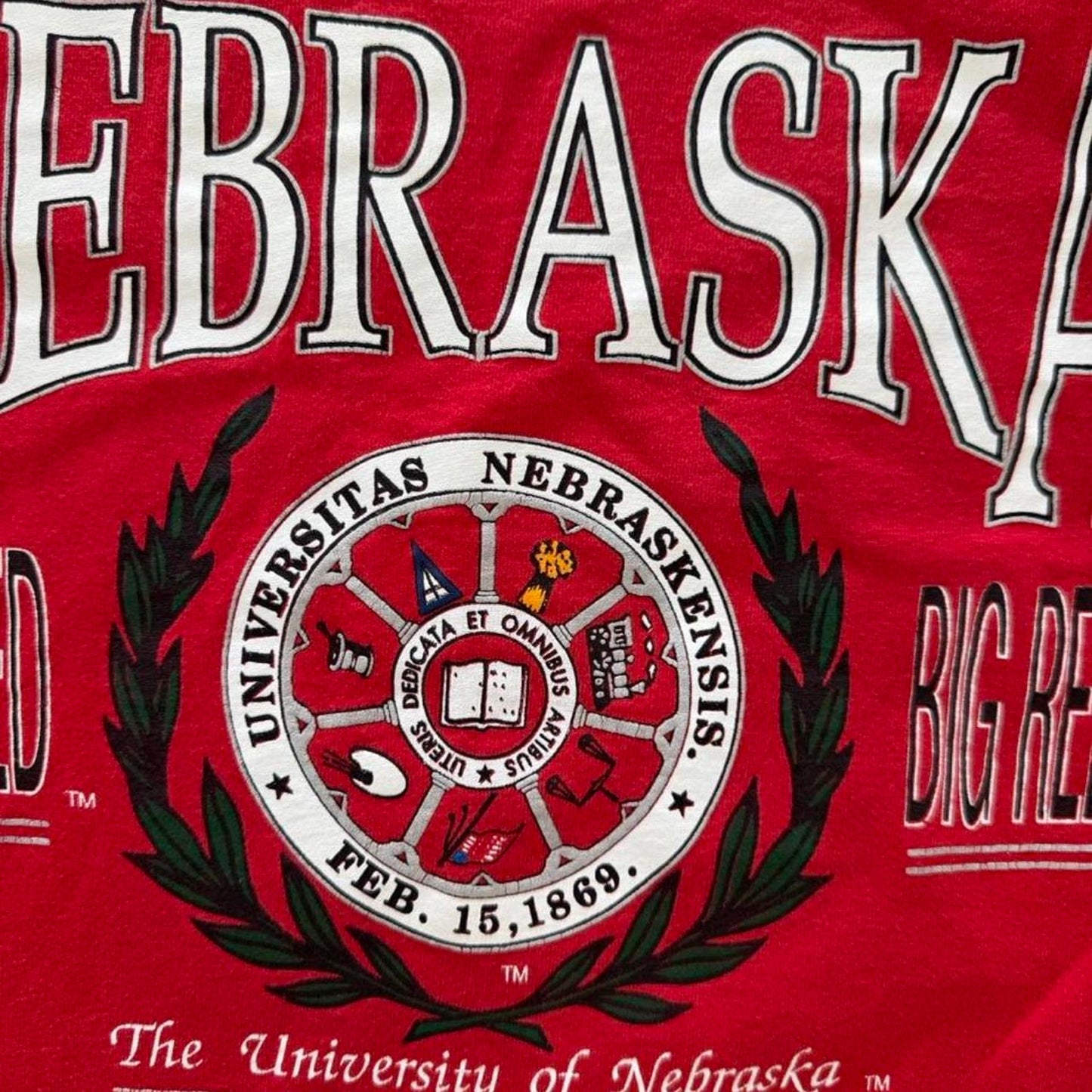 Vintage 90s Nebraska Huskers Big Red School Crest T-Shirt - X-Large