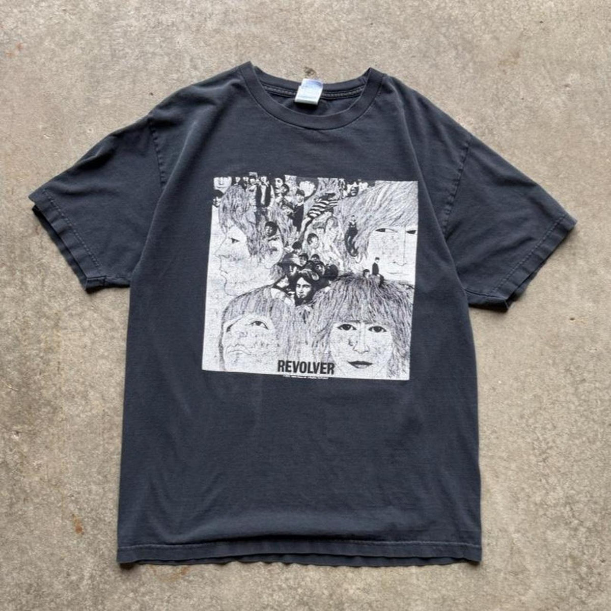 Vintage 2002 The Beatles Revolver Band T-Shirt - Large