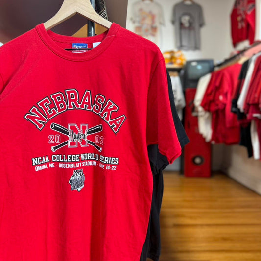 Vintage Y2K Nebraska Huskers CWS Baseball T-Shirt - Medium