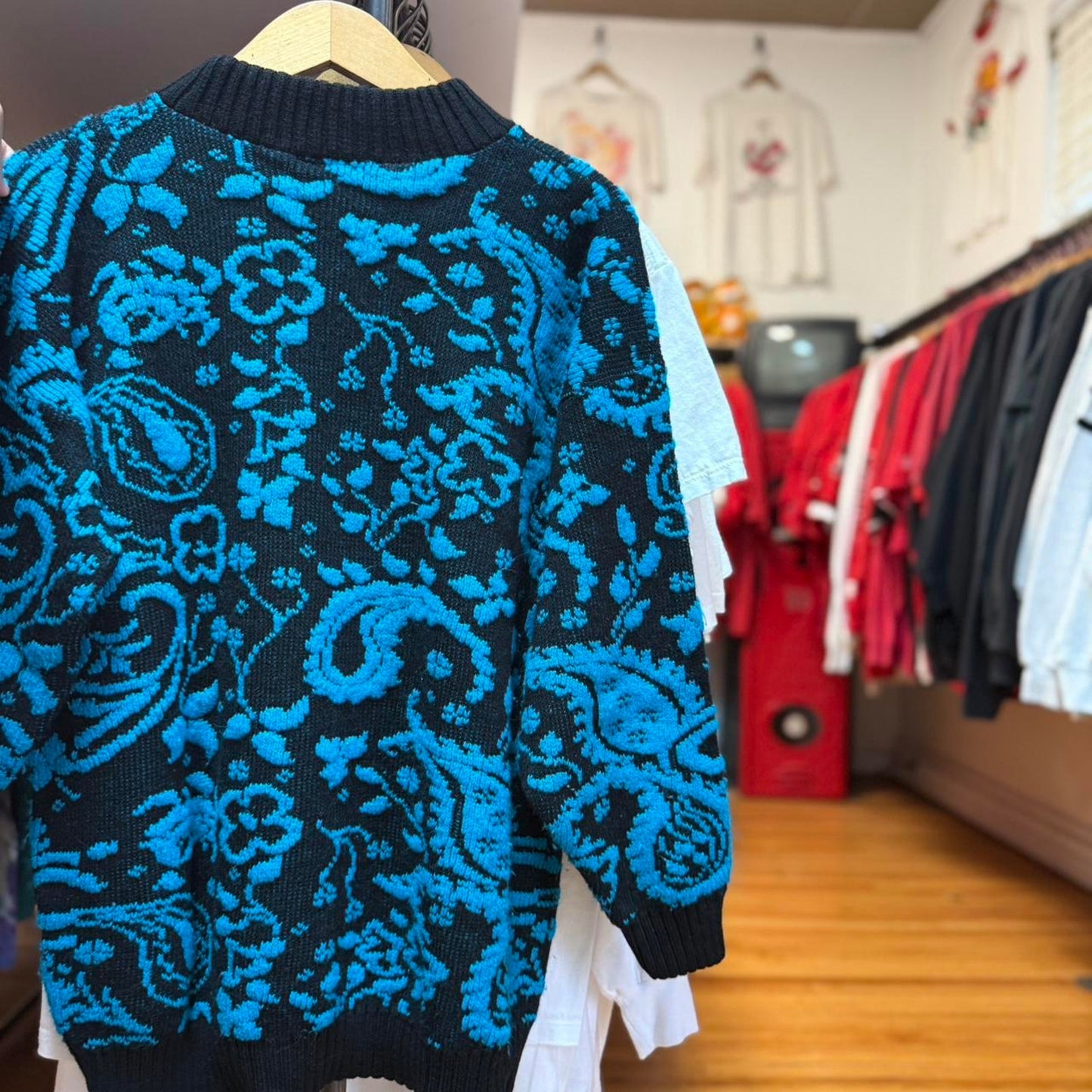 Vintage 90s Paisley Patterned Sweater - Large