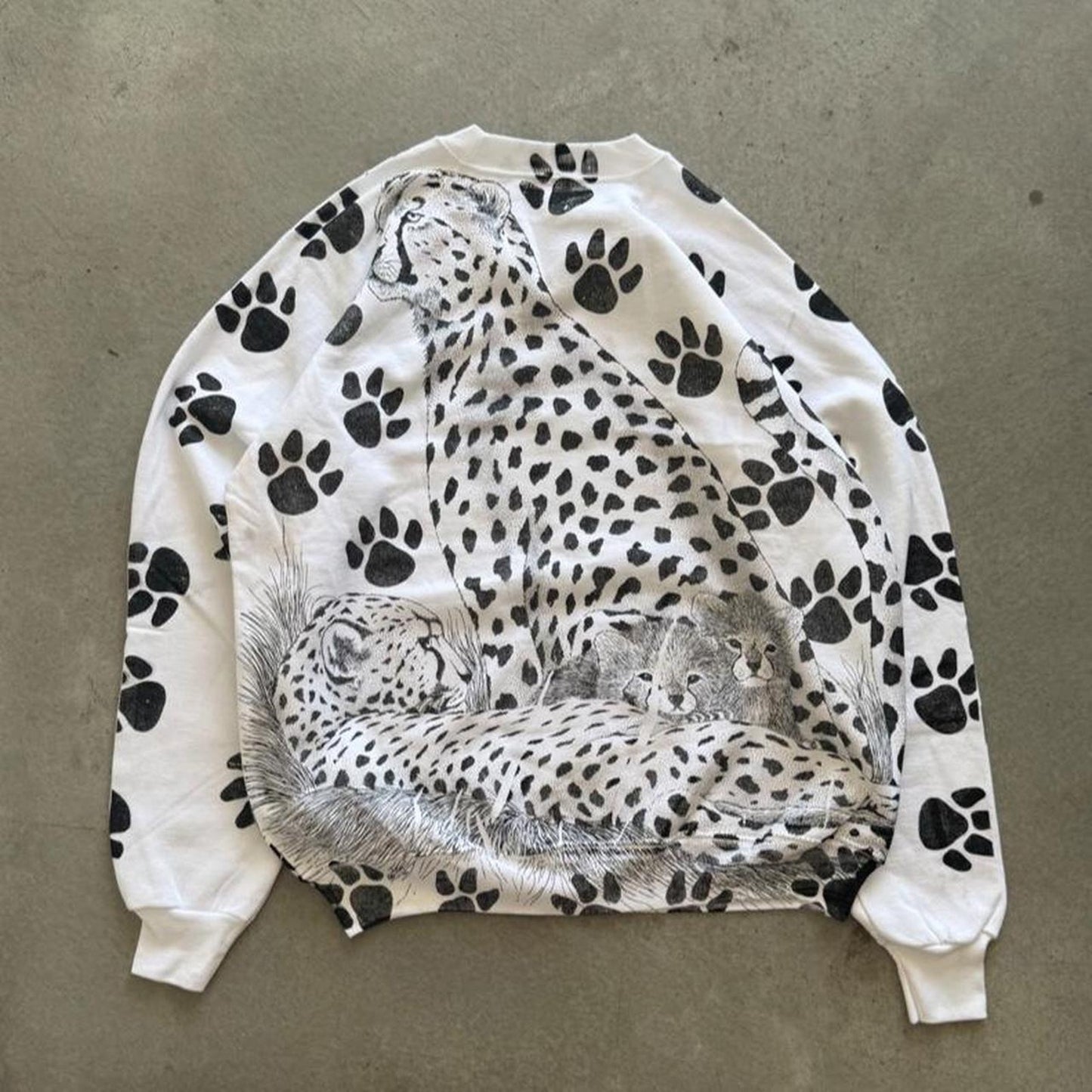 Vintage 90s Cheetah Animal All Over Print Crewneck - X-Large