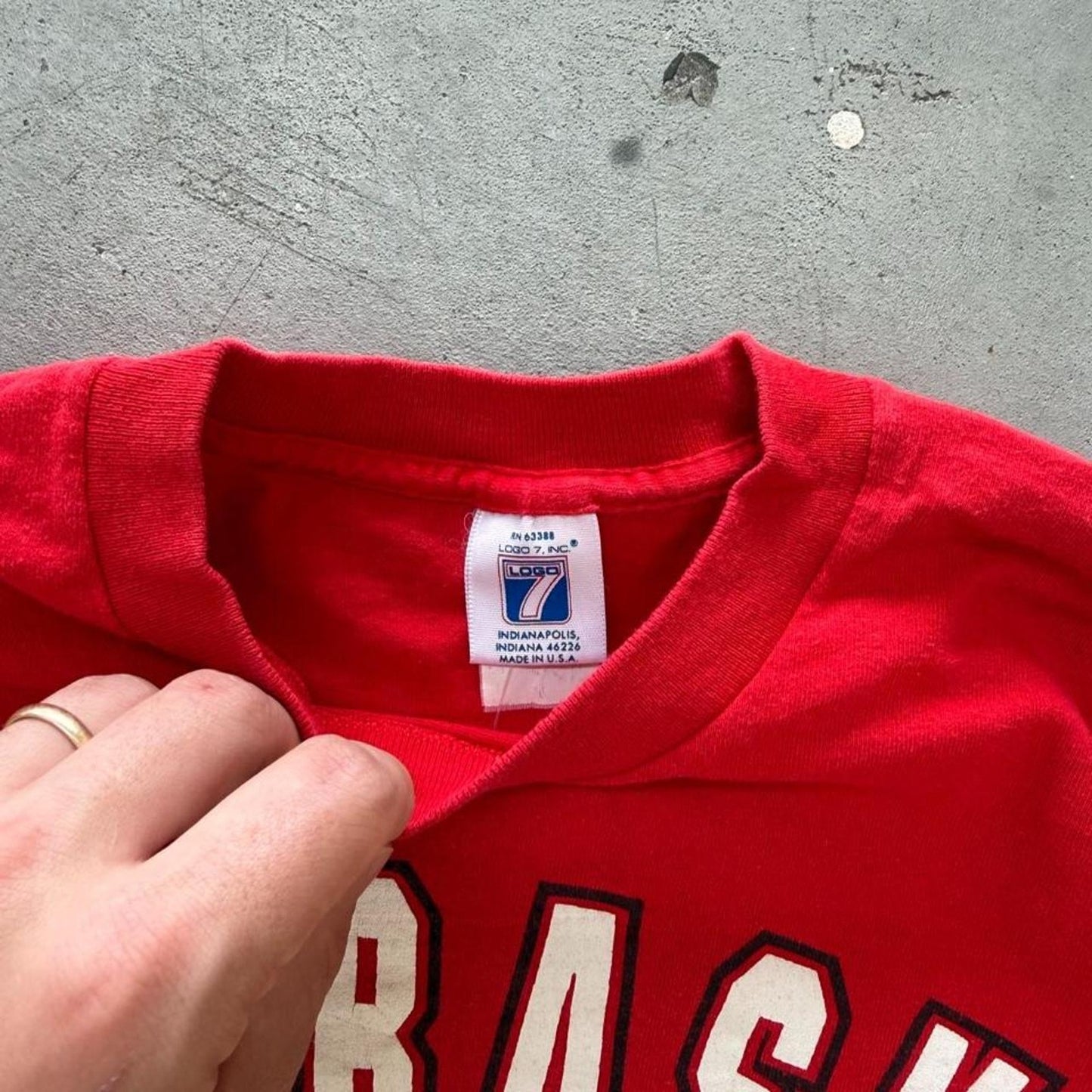 Vintage 90s University of Nebraska School Crest T-Shirt - Large