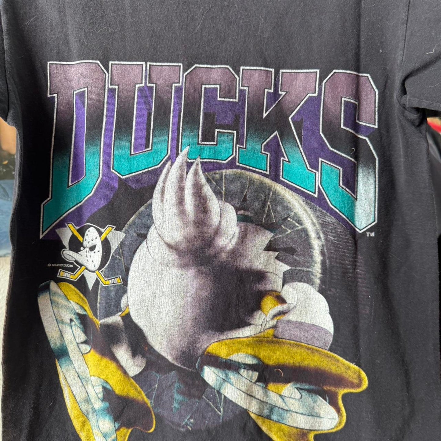 Vintage 90s Might Ducks NHL Burst Through Faded T-Shirt - Medium
