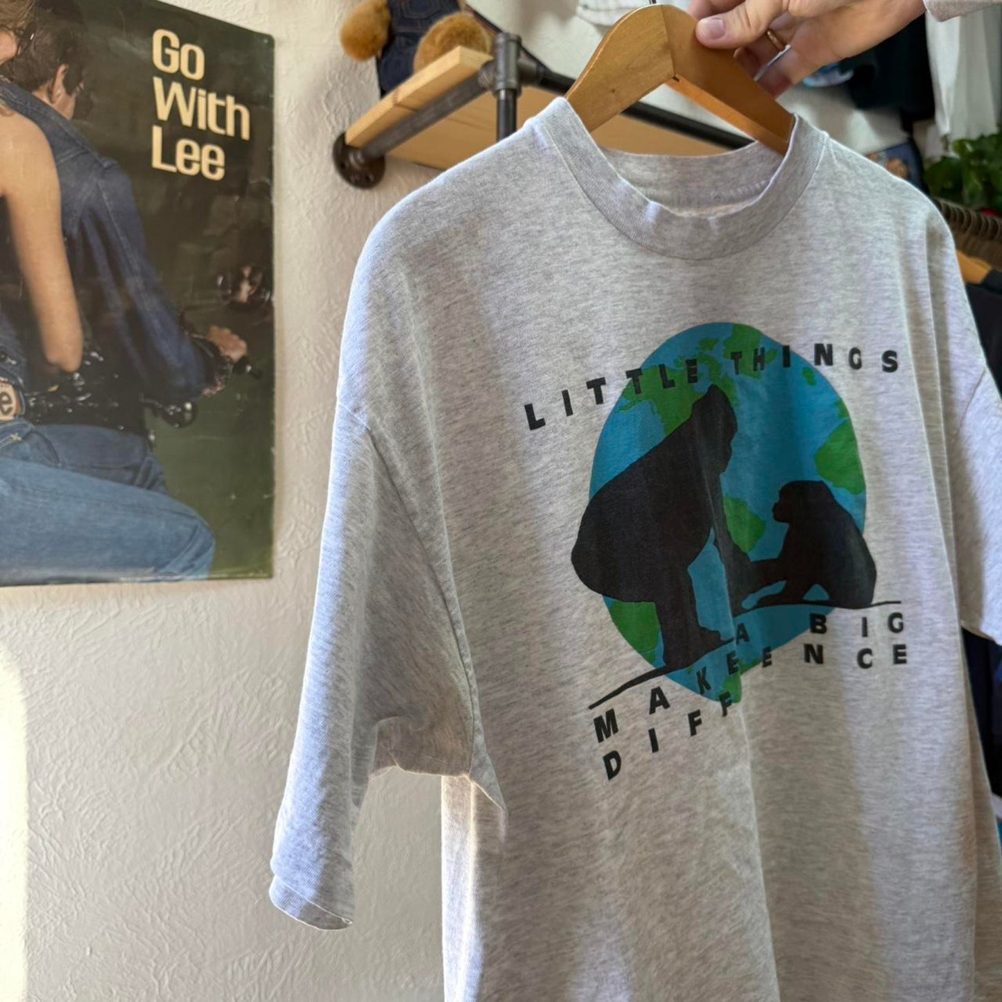 Vintage 90s Omaha Henry Doorly Zoo Gorilla Make a Big Difference Animal T-Shirt - X-Large
