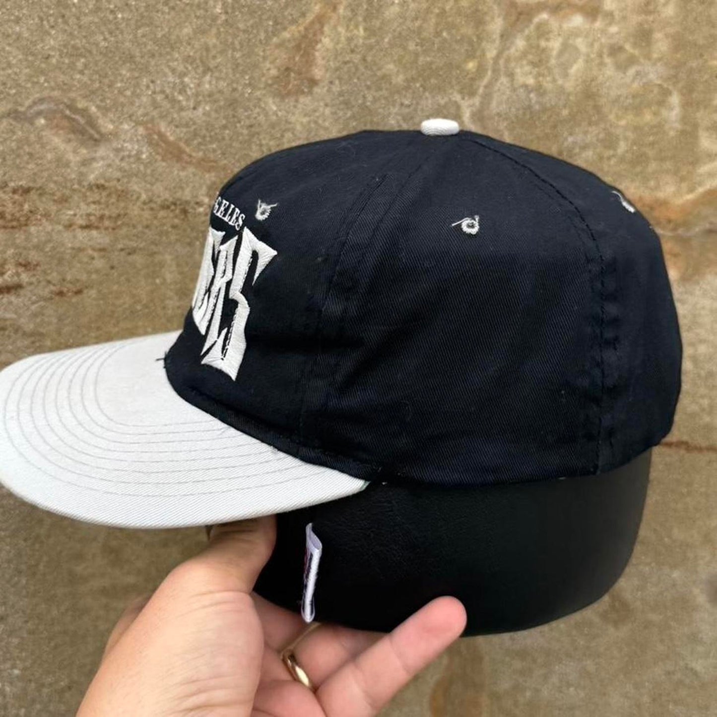 Vintage 90s Los Angeles Raiders NFL Snapback