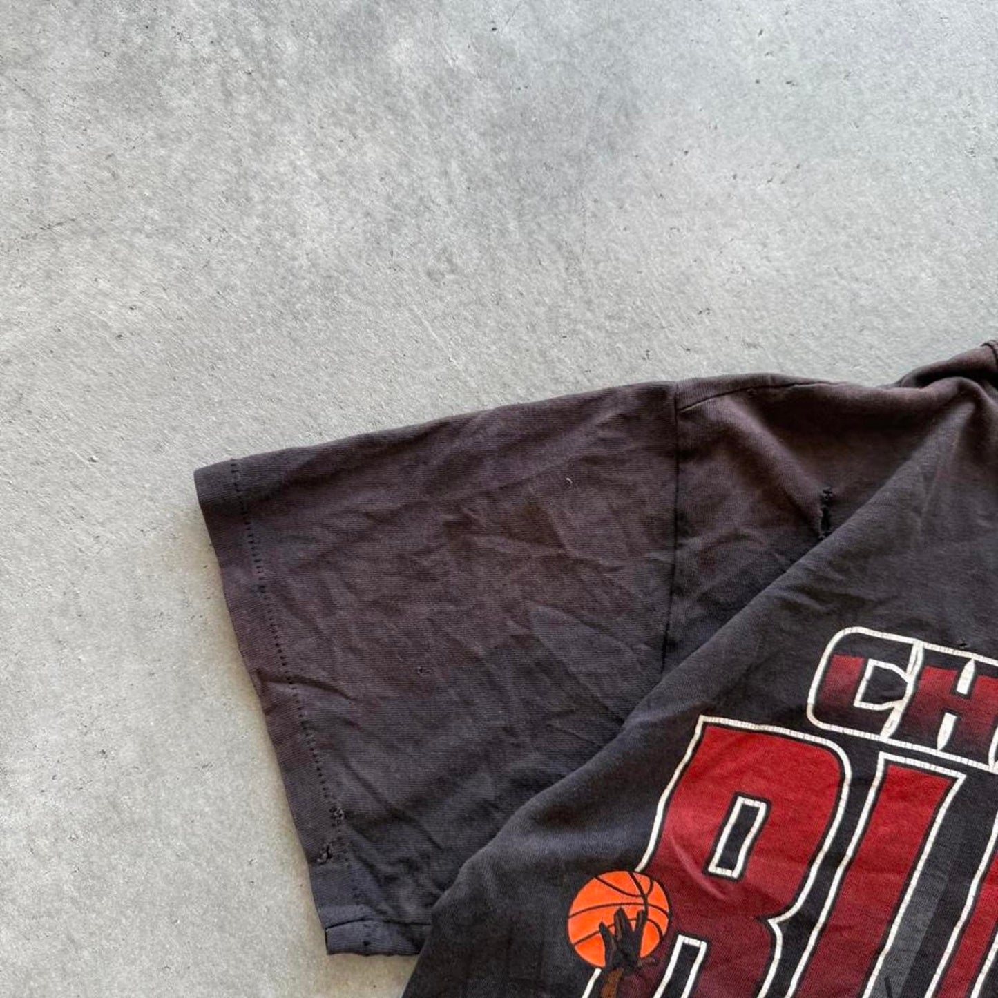Vintage 90s Chicago Bulls Faded NBA Basketball T-Shirt - Medium