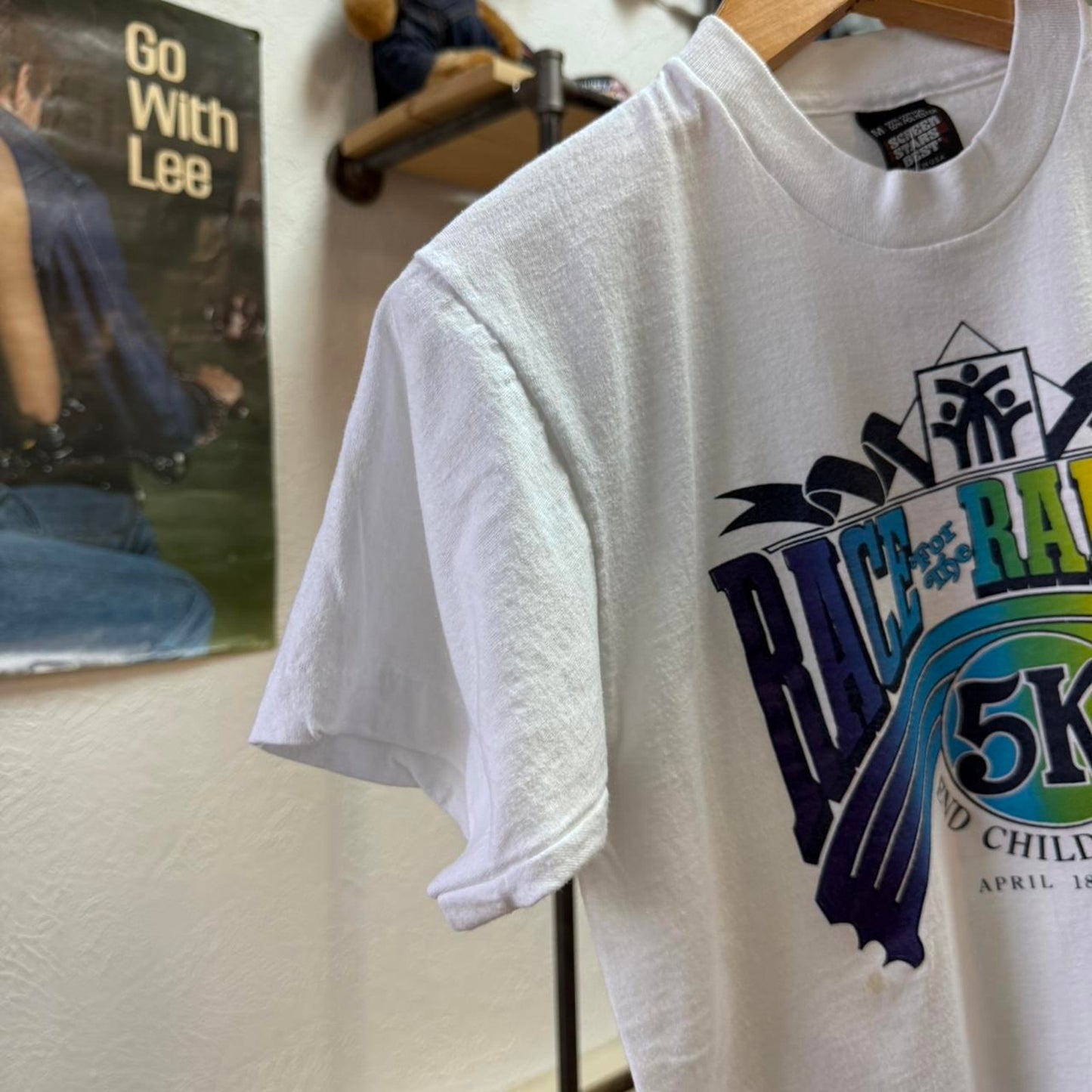 Vintage 80s Race for the Rainbow Apple Computers T-Shirt - Medium