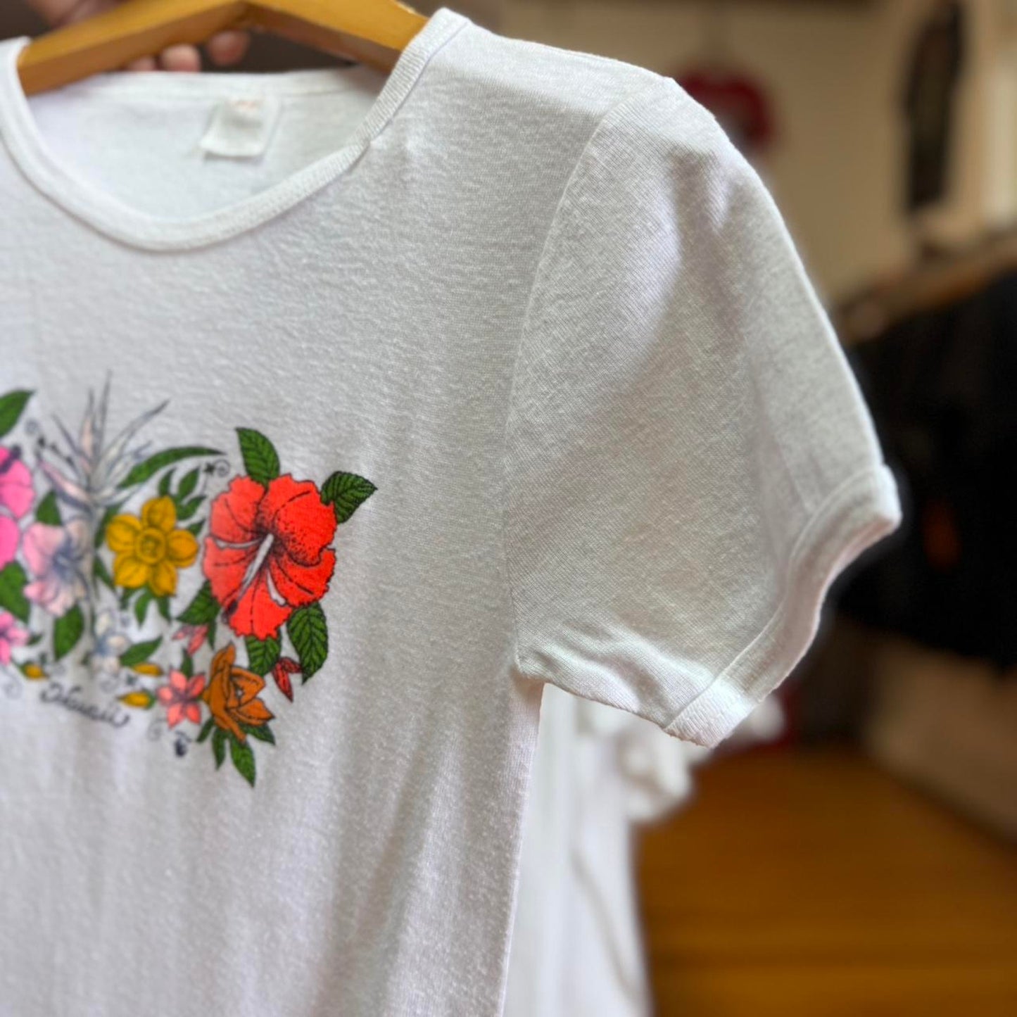 Vintage 80s Hawaii Floral Flower T-Shirt - Large (W)