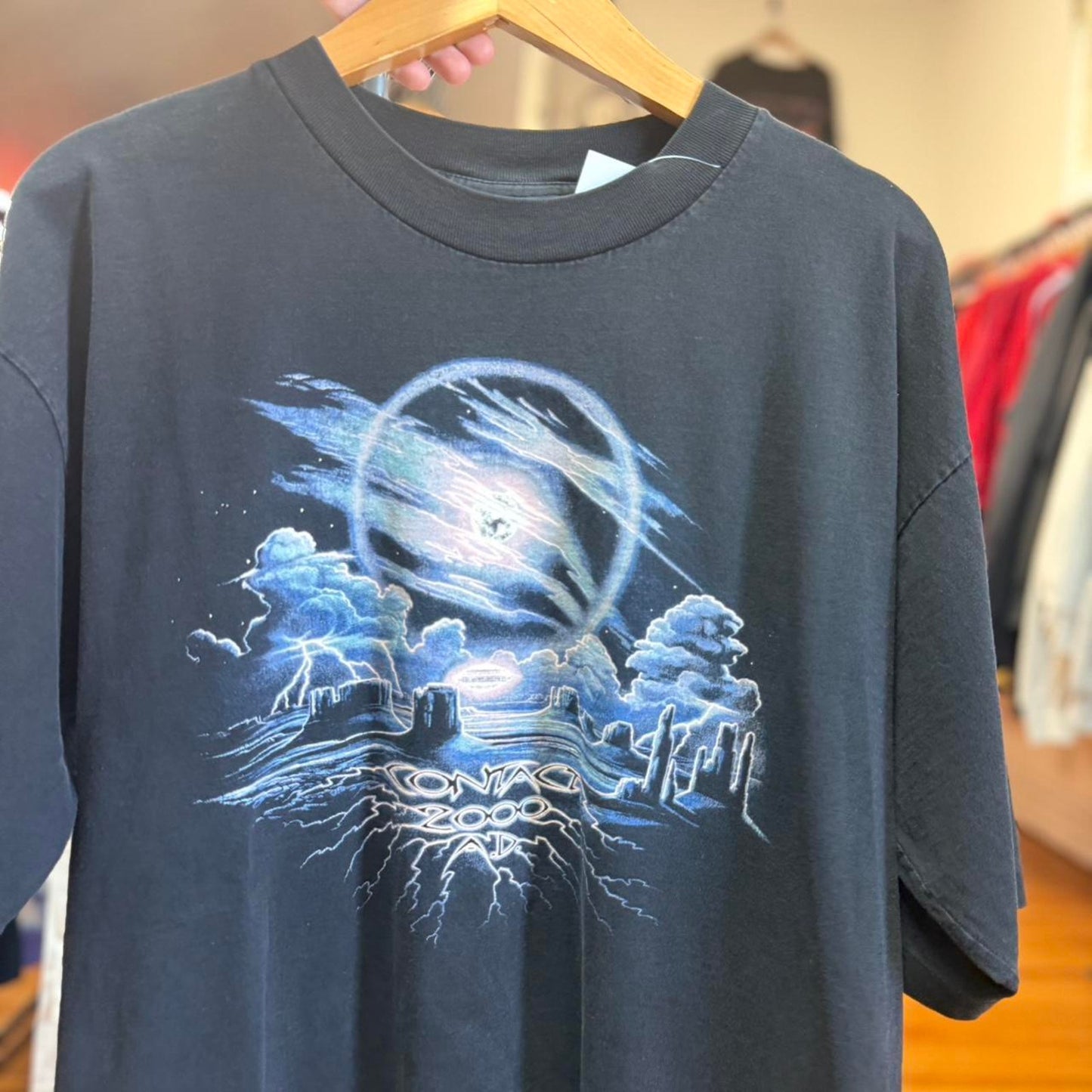 Vintage 2000 Millenium Lightning T-Shirt - X-Large