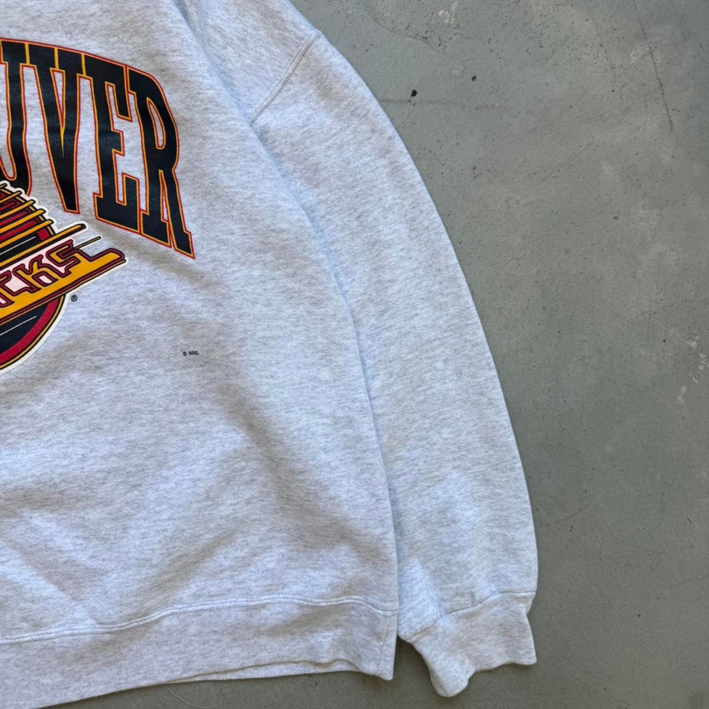 Vintage 90s Vancouver Canucks NHL Hockey Crewneck - Large