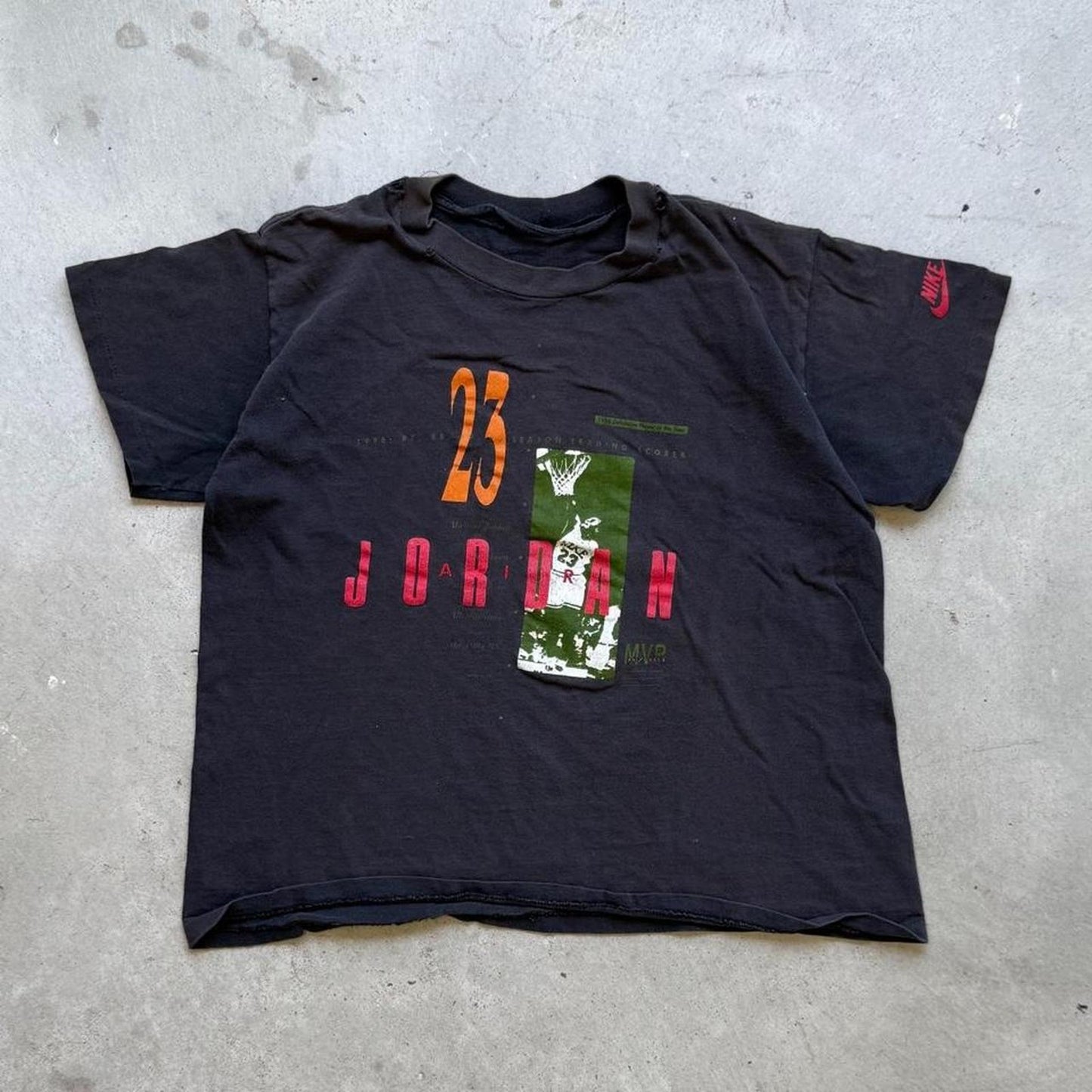 Vintage 90s Faded Nike Jordan 23 NBA T-Shirt - Medium (W)
