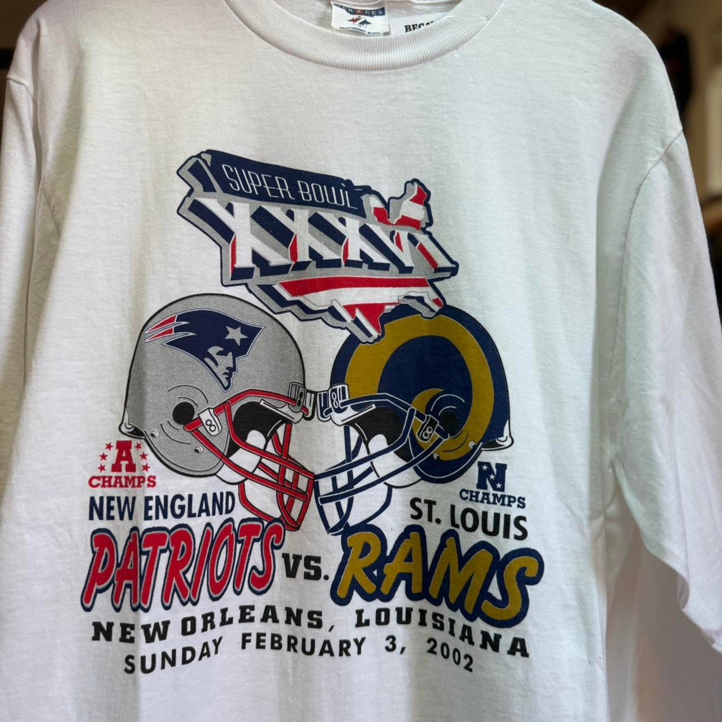 Vintage 90s NFL Patriots Rams Super Bowl T-Shirt